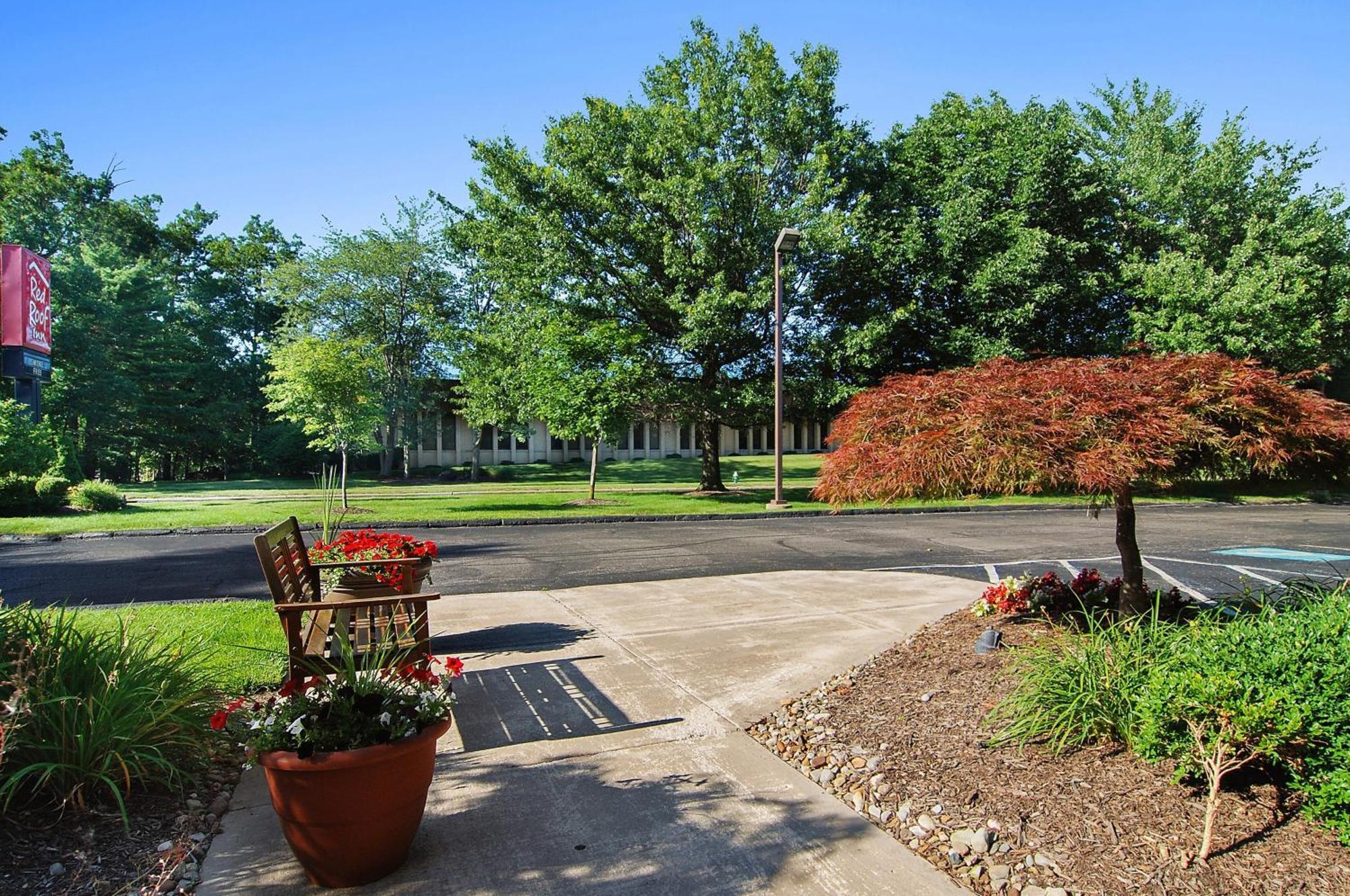 Red Roof Inn Cleveland - Уестлейк Екстериор снимка